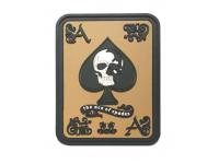 Шеврон PVCZNAK PC0133T ПВХ (PVC) с велкро THE ACE OF SPADES 80 x 60 мм (фон коричневый, Coyote Brown)